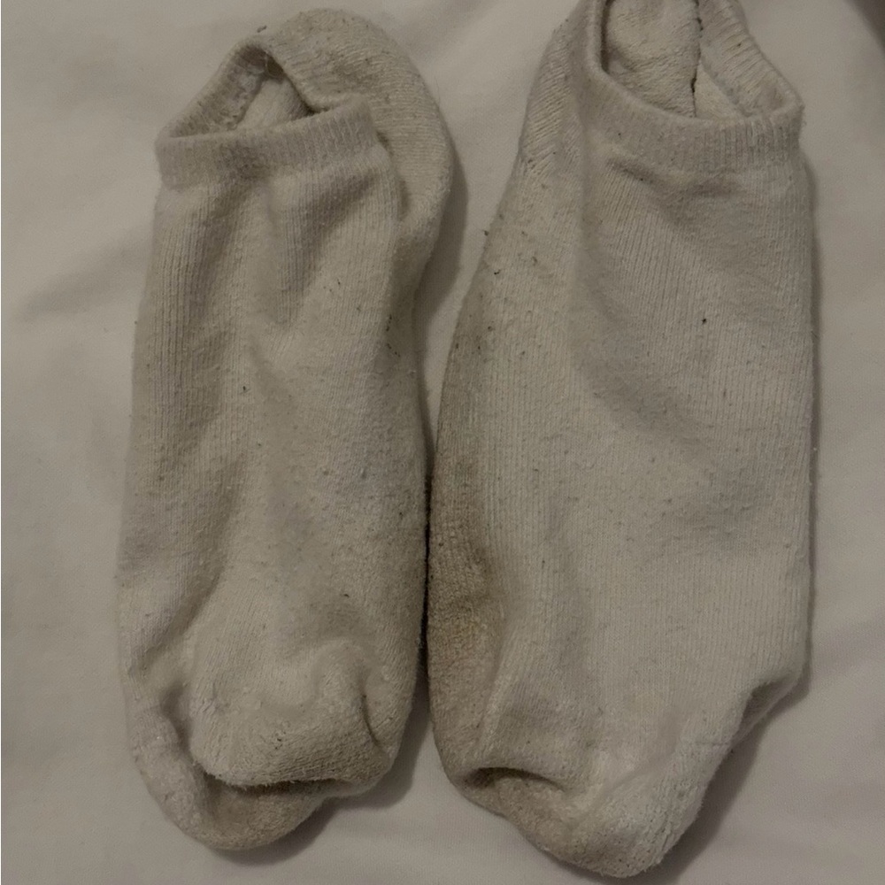 Women’s white ankle socks